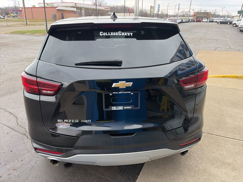Used 2025 Chevrolet Blazer LT image 9