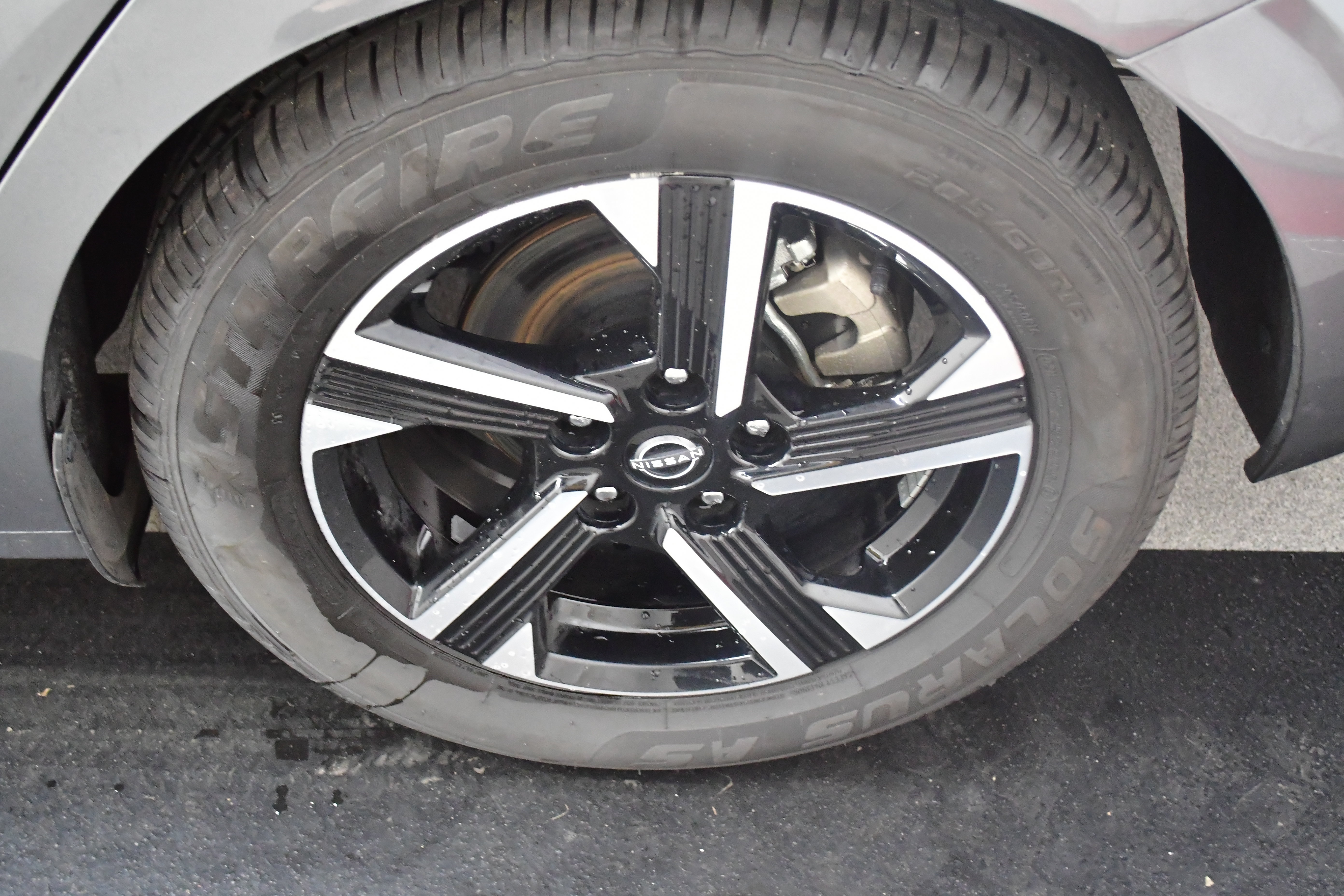 Used 2024 Nissan Sentra SV FWD image 30