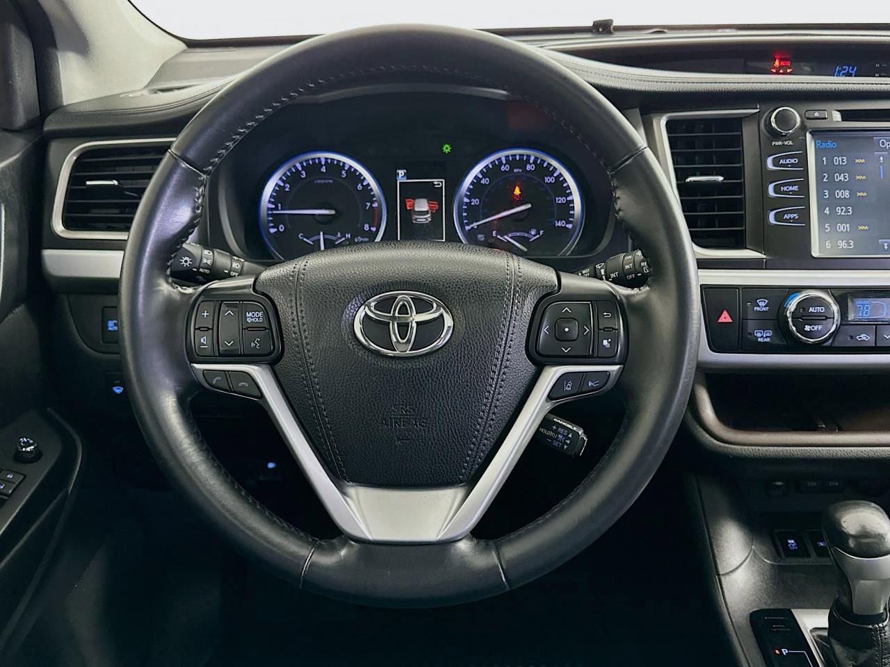 Used 2018 Toyota Highlander XLE image 14