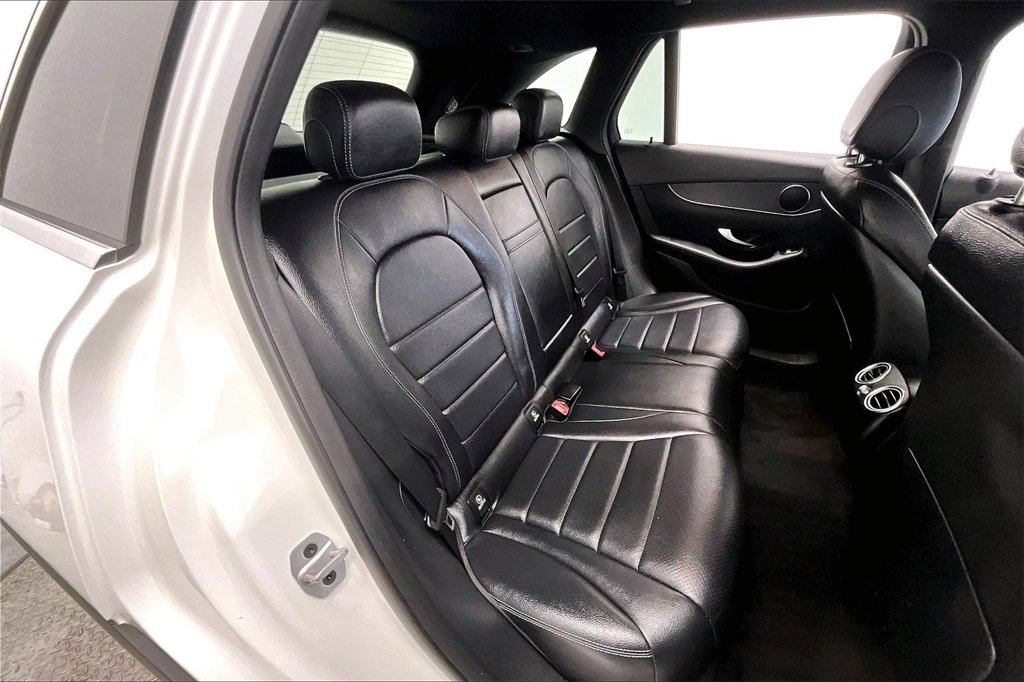 Used 2021 Mercedes-Benz GLC 300 4MATIC image 28