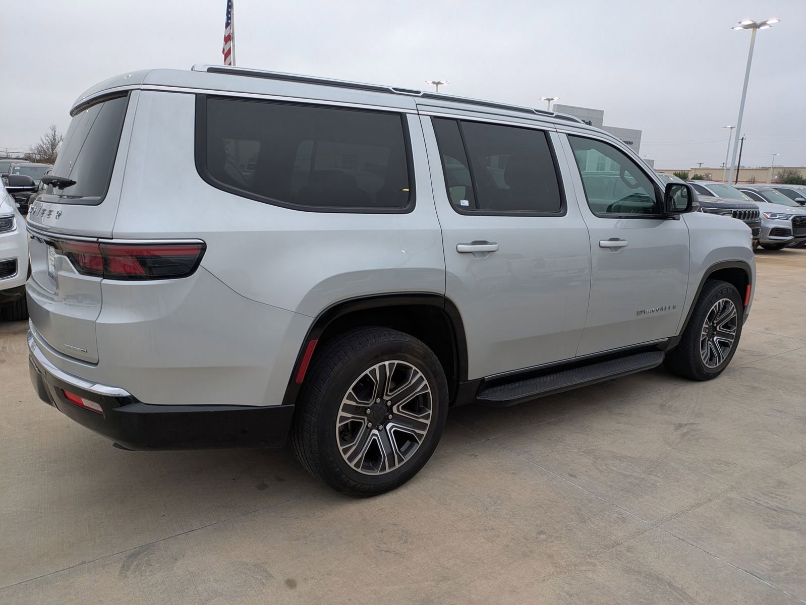 Used 2024 Jeep Wagoneer Series II w/ Flexible Seating Group image 2