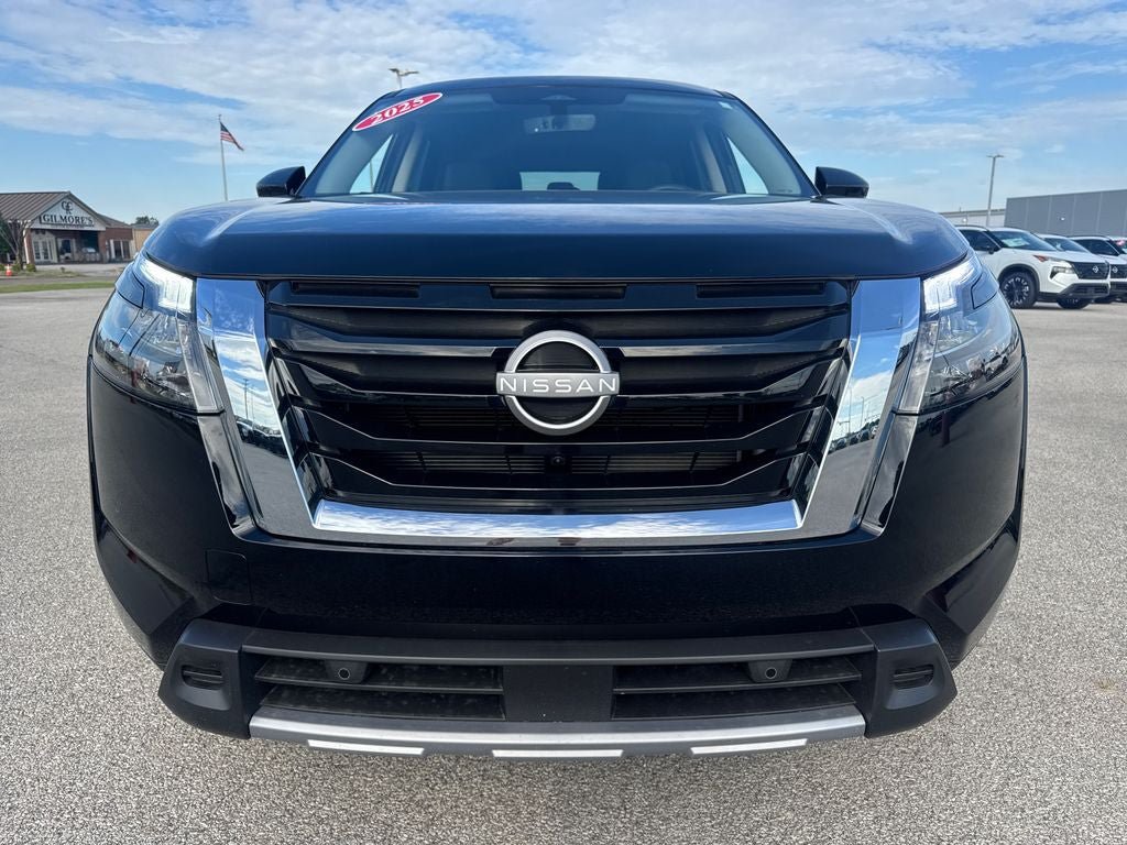 Used 2025 Nissan Pathfinder SL w/ Cargo Package FWD image 9