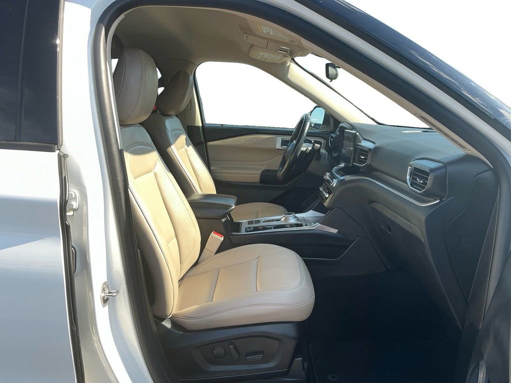 Used 2020 Ford Explorer XLT w/ Equipment Group 202A RWD image 22