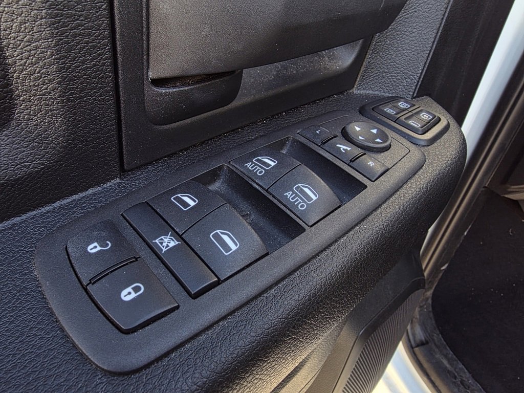 Used 2024 RAM 2500 Tradesman w/ Chrome Appearance Group image 12