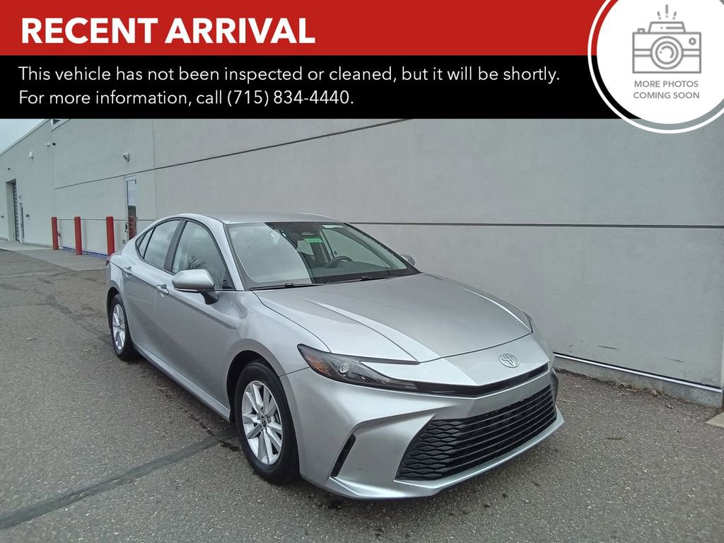 Certified 2025 Toyota Camry LE image 1