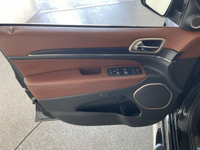 Used 2016 Jeep Grand Cherokee Summit RWD image 35