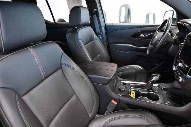 Used 2022 Chevrolet Traverse RS image 9