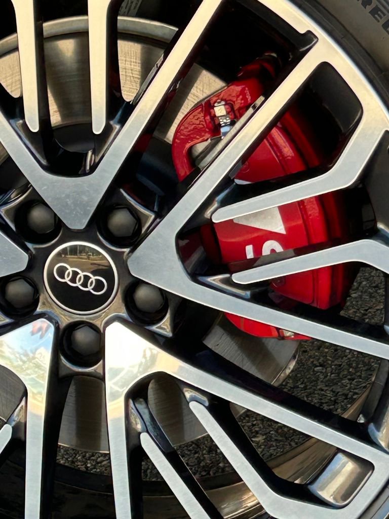 Used 2025 Audi SQ5 Premium Plus w/ Premium Plus Package image 38