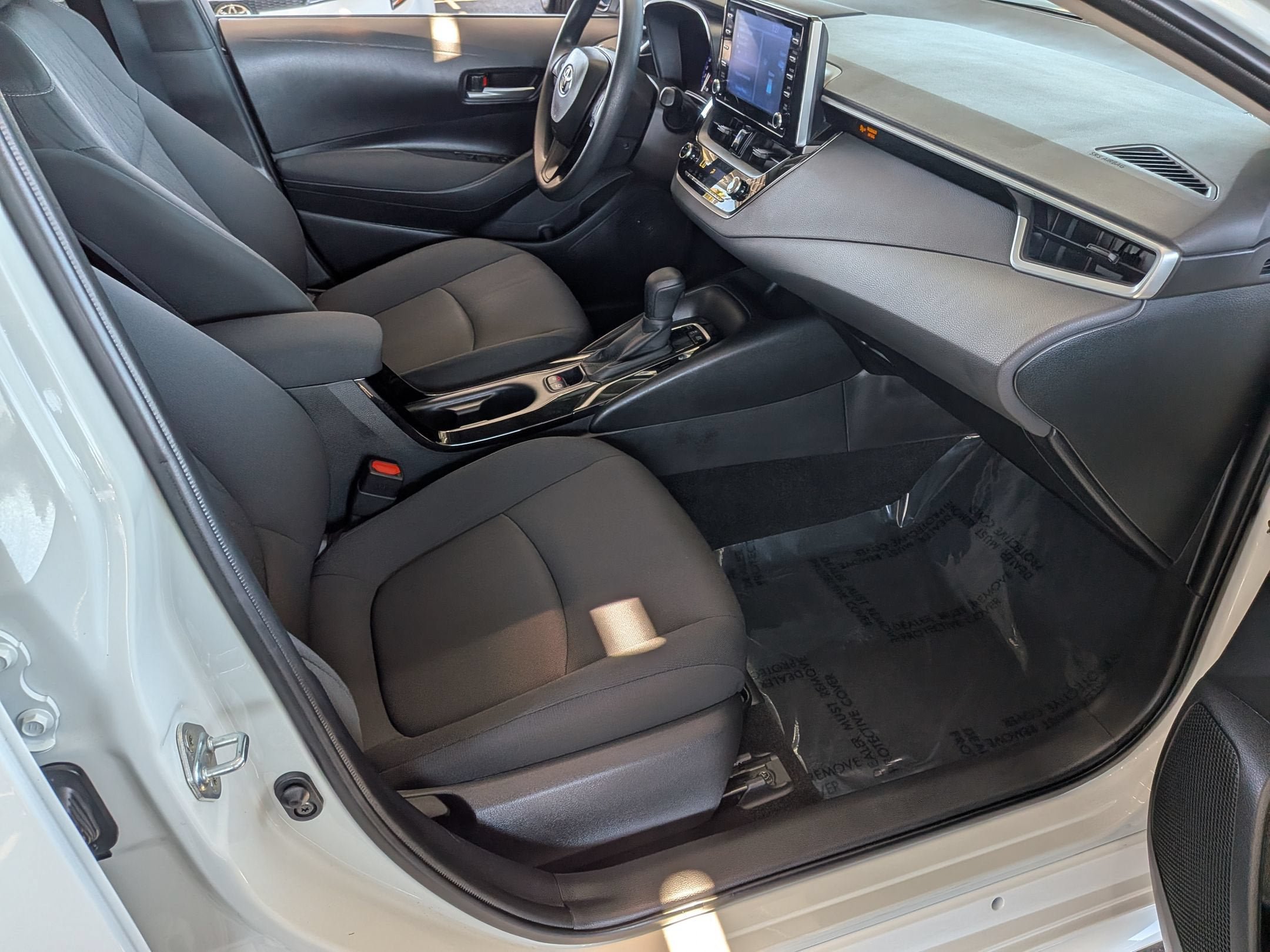 Certified 2021 Toyota Corolla LE FWD image 31
