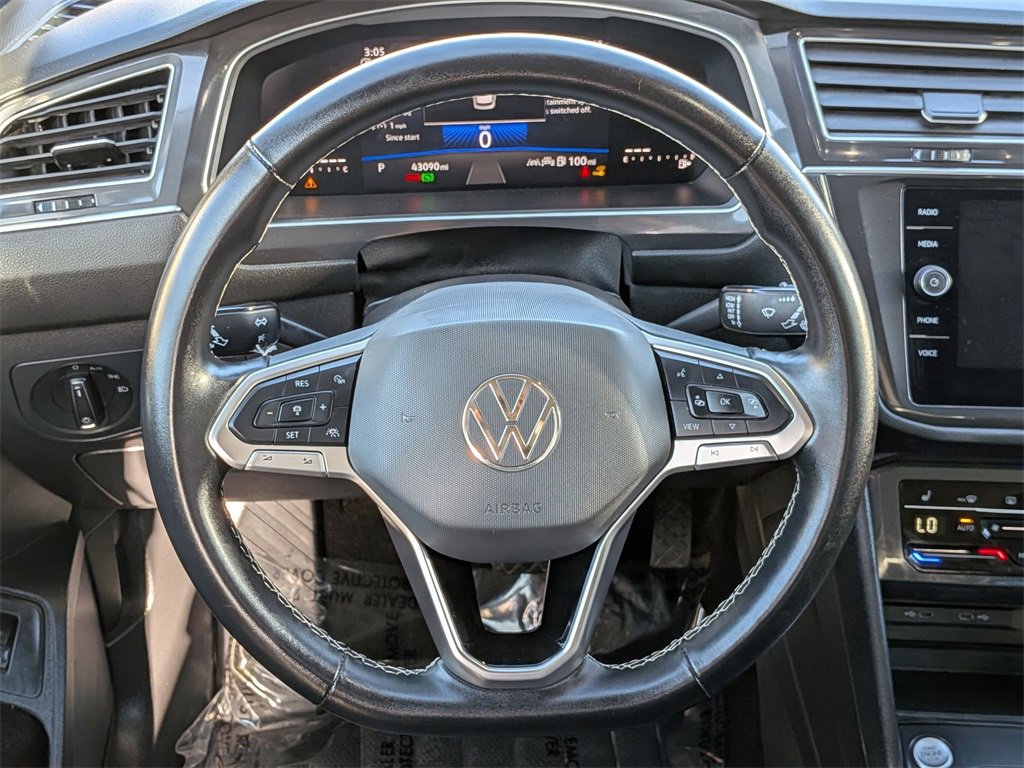 Used 2024 Volkswagen Tiguan SE image 17