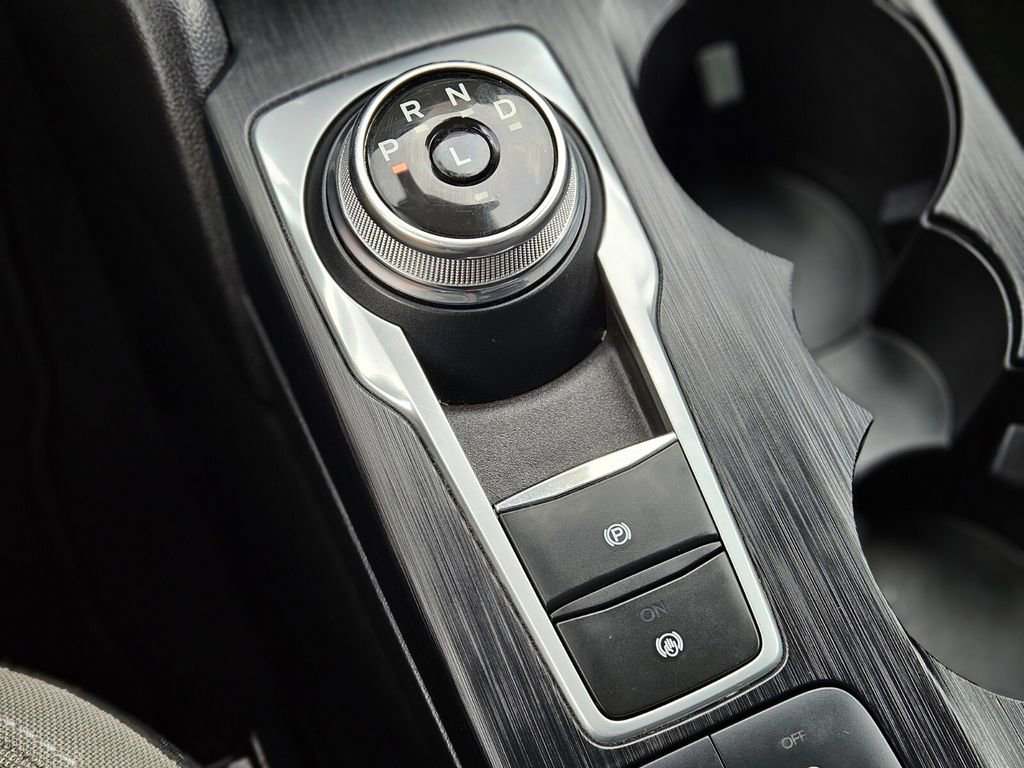 Used 2022 Ford Escape SE image 25