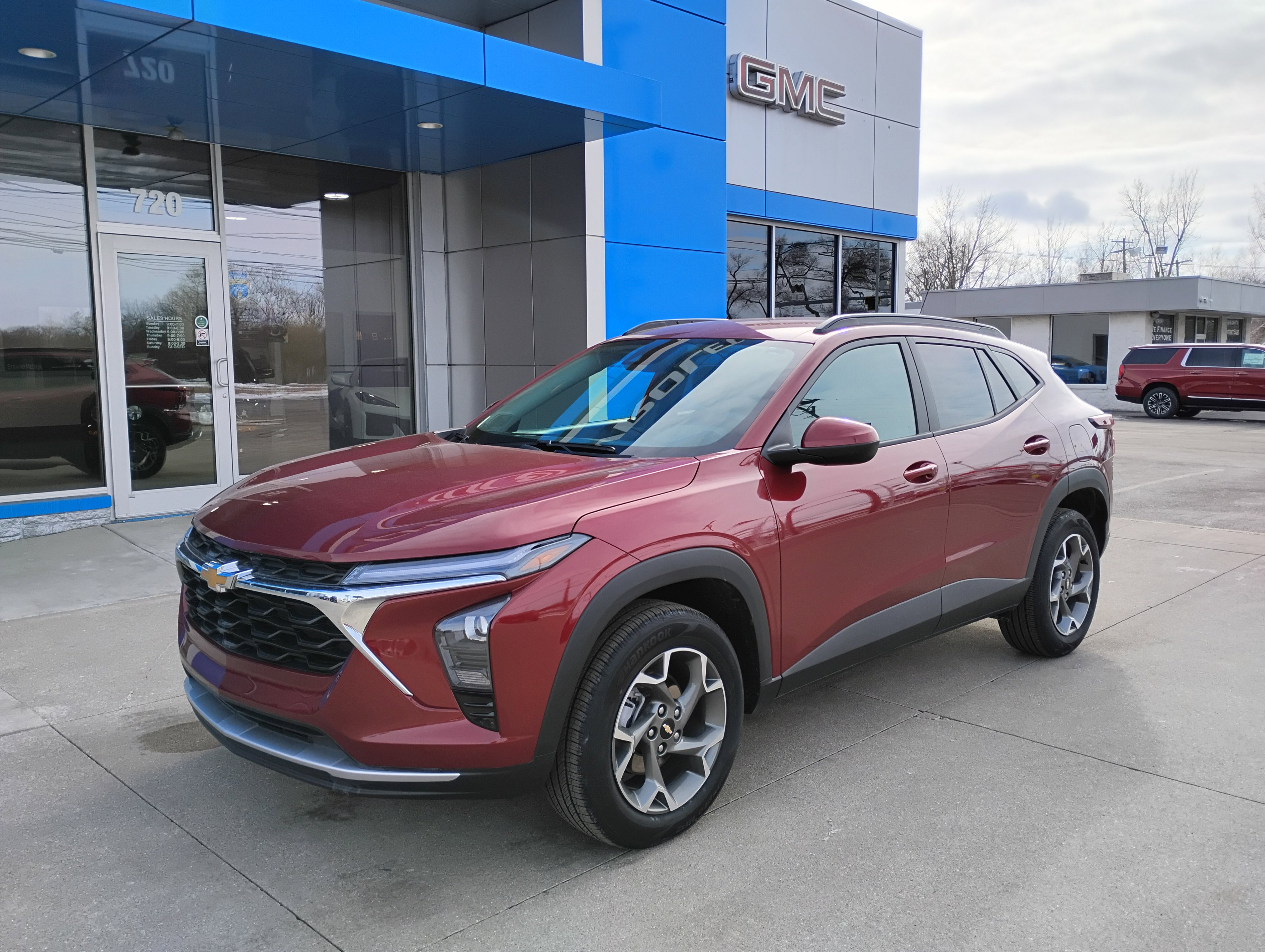 Used 2025 Chevrolet Trax LT w/ LT Convenience Package image 29