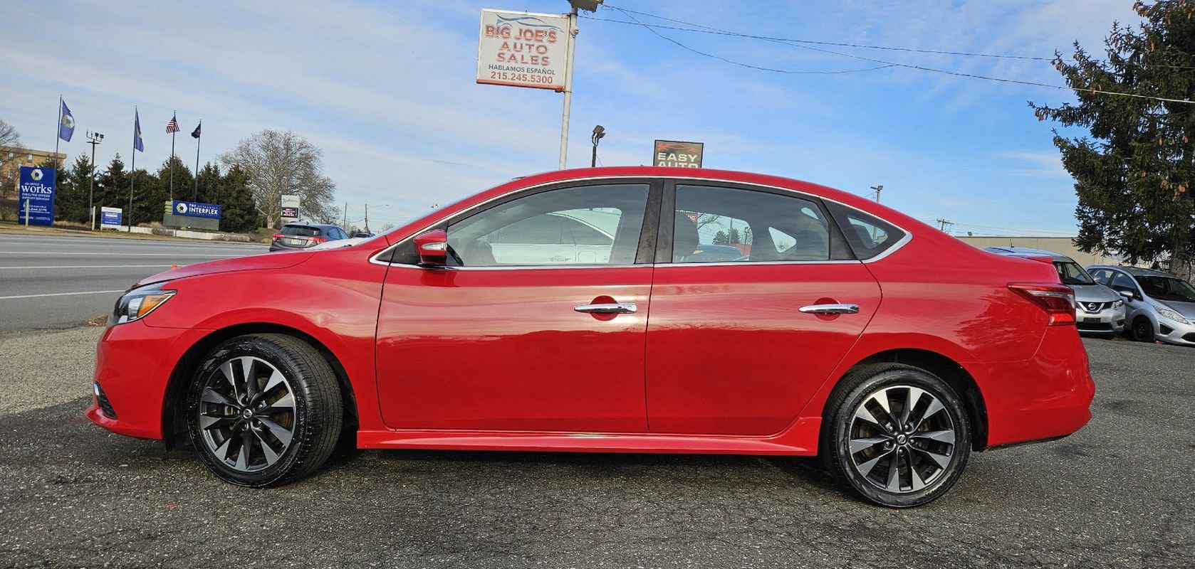 Used 2019 Nissan Sentra SR image 2