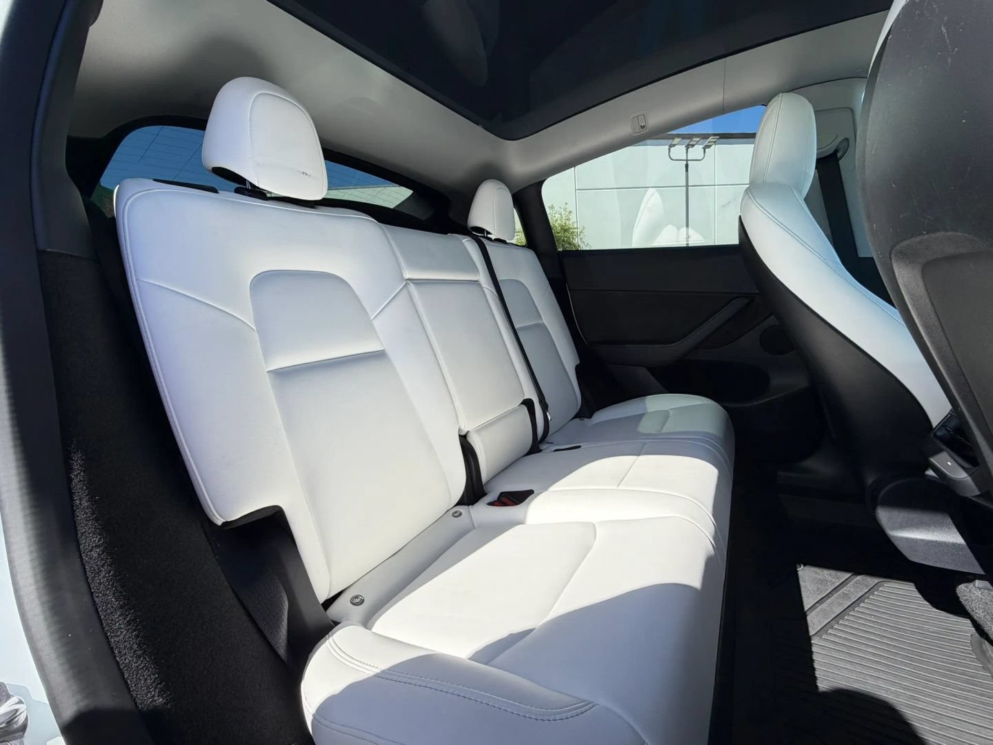 Used 2023 Tesla Model Y AWD image 12