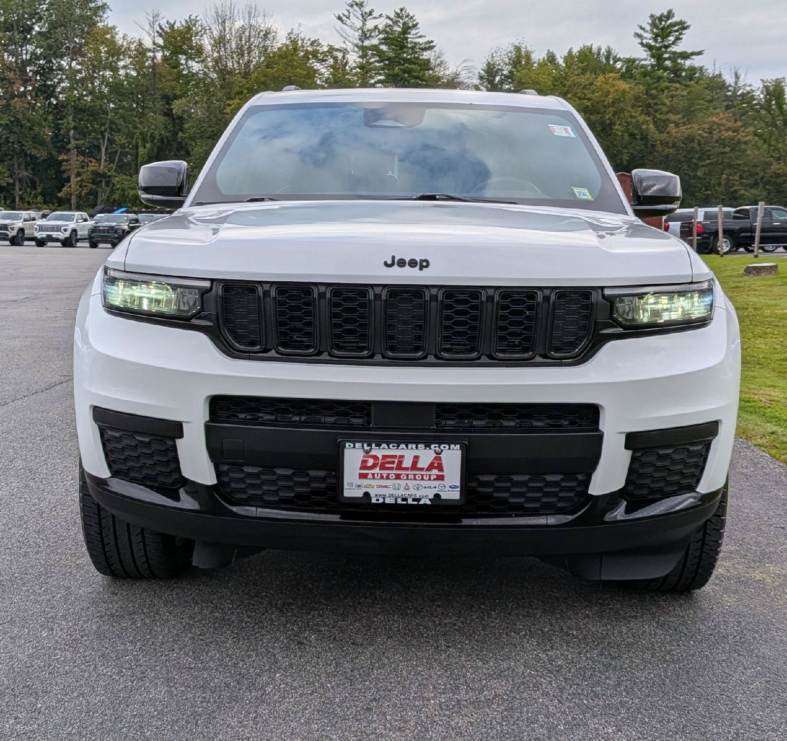 Used 2021 Jeep Grand Cherokee L Laredo AWD/4WD image 2