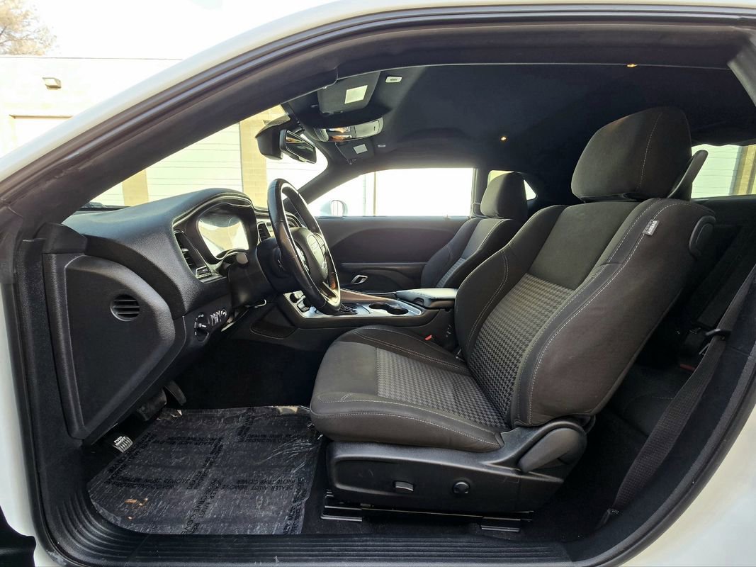 Used 2022 Dodge Challenger SXT image 20