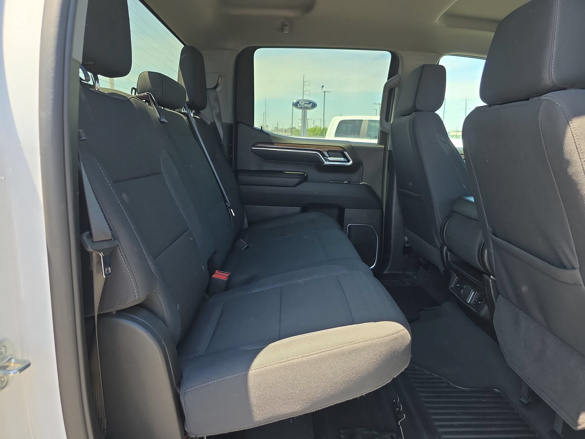 Used 2025 Chevrolet Silverado 1500 LT AWD/4WD image 14