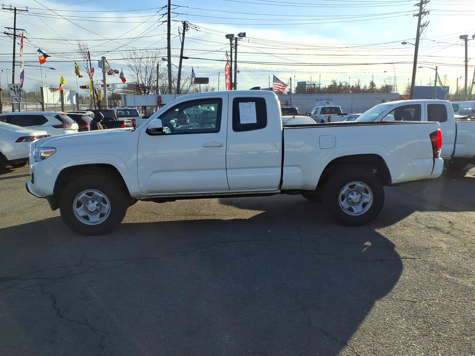 Used 2021 Toyota Tacoma SR RWD image 4