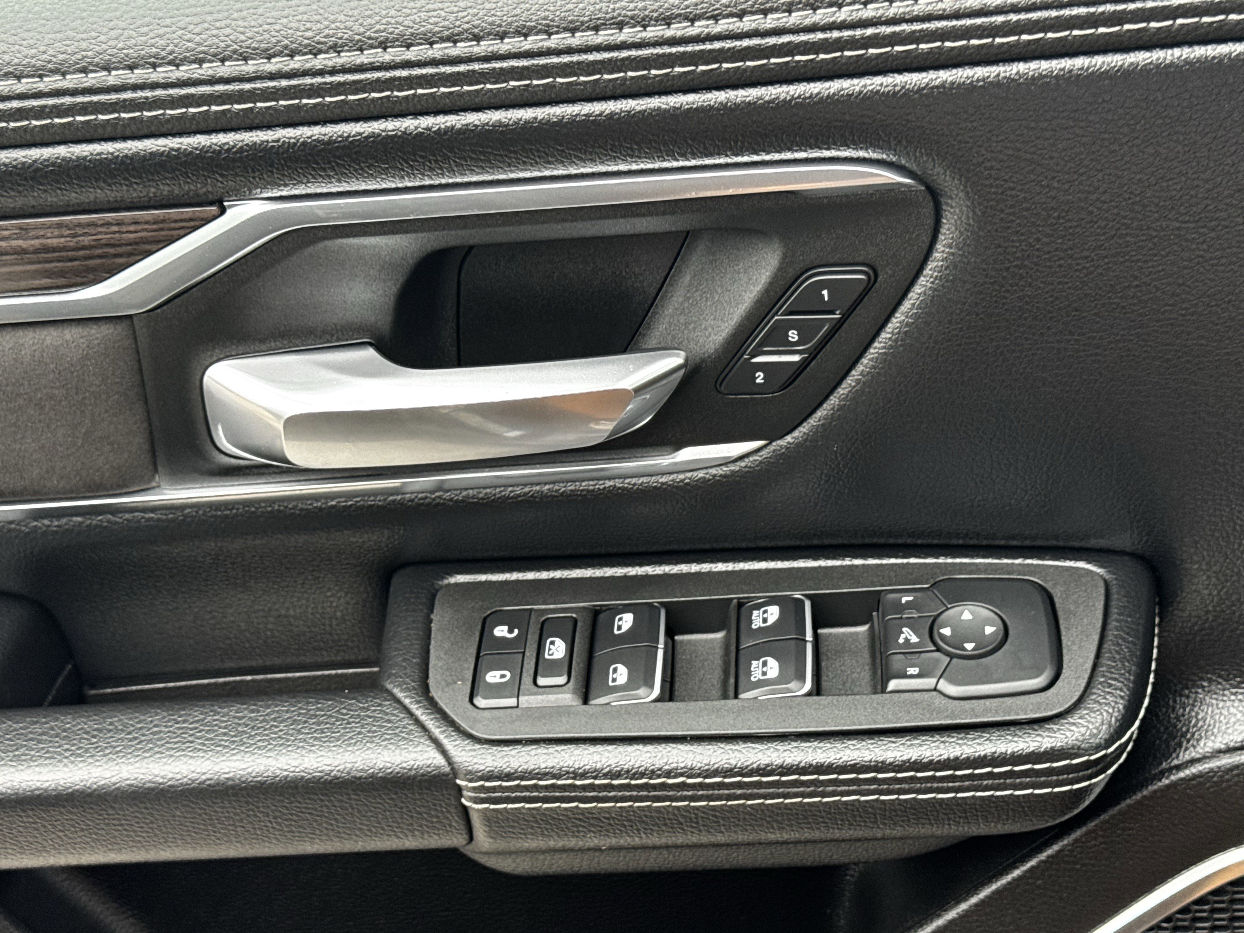 Used 2025 RAM 1500 Laramie w/ Sport Appearance Package image 28