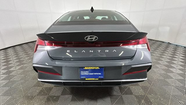 Certified 2024 Hyundai Elantra SEL FWD video 3