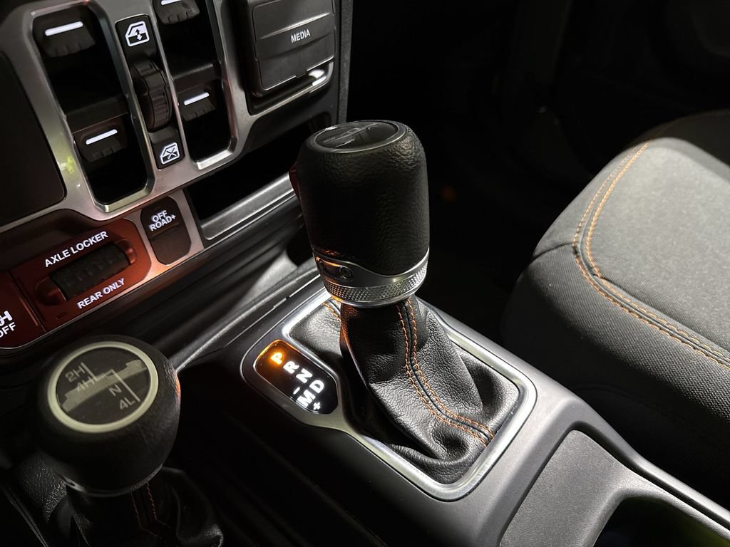 Used 2023 Jeep Gladiator Mojave w/ LED Lighting Group AWD/4WD image 18