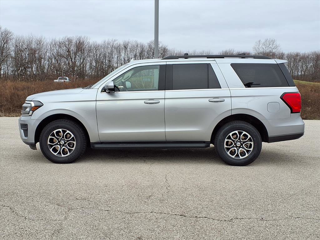 Used 2024 Ford Expedition XLT image 24