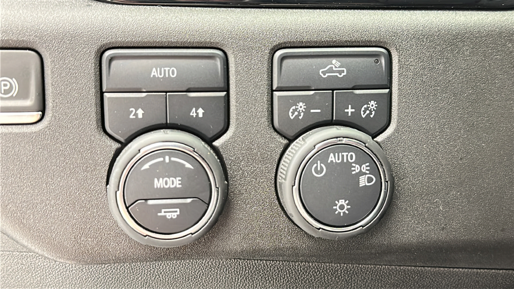 Used 2024 Chevrolet Silverado 1500 LT AWD/4WD image 22