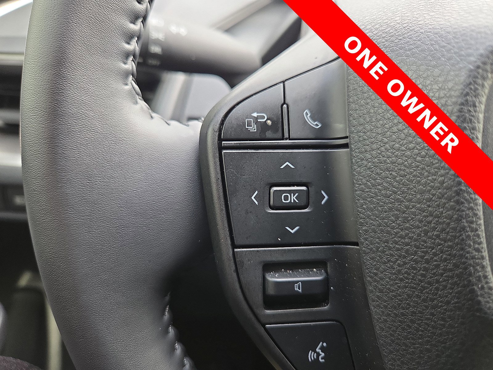 Used 2023 Toyota Prius LE image 19