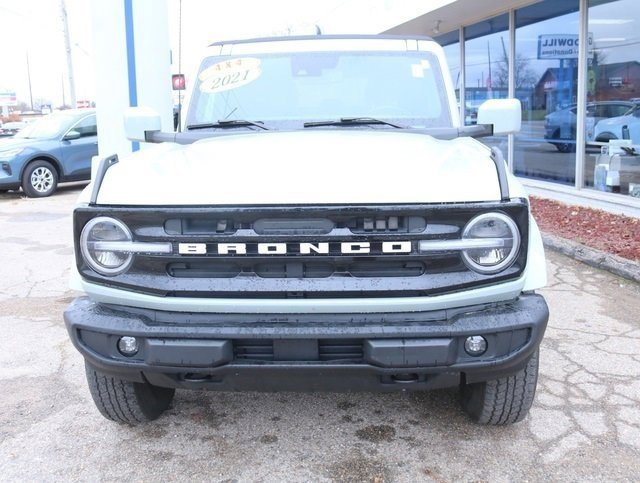 Used 2021 Ford Bronco Outer Banks image 9