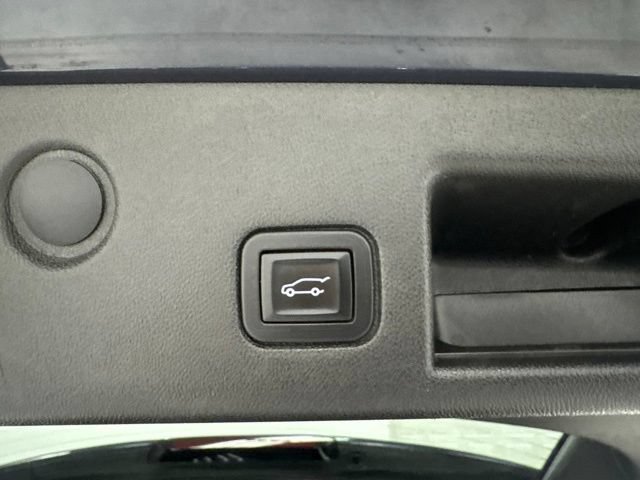 Used 2018 Chevrolet Equinox LT FWD image 26