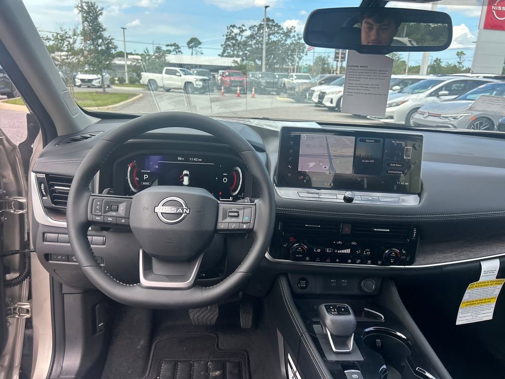New 2026 Nissan Rogue Platinum image 28