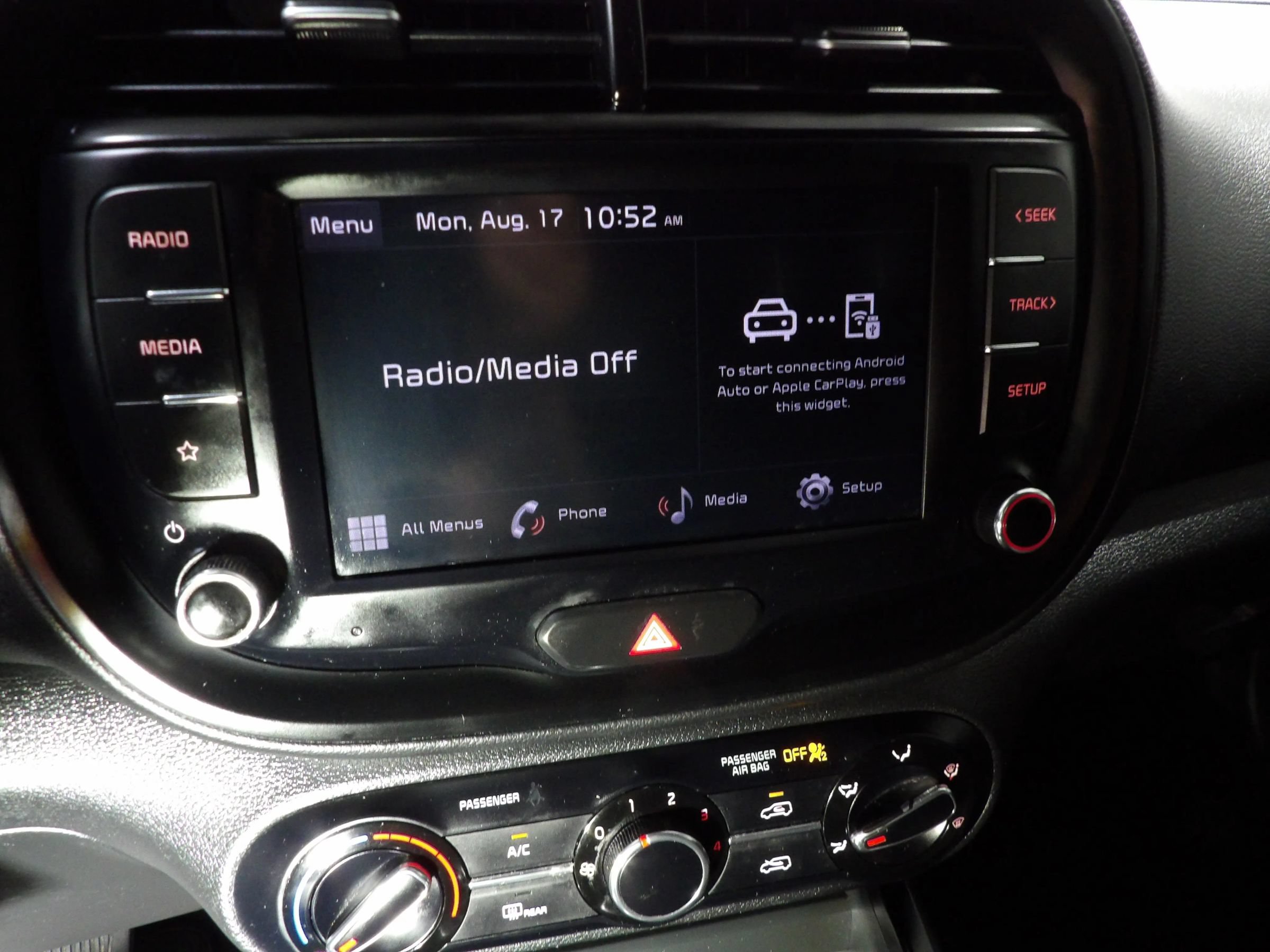 Used 2022 Kia Soul LX FWD image 13