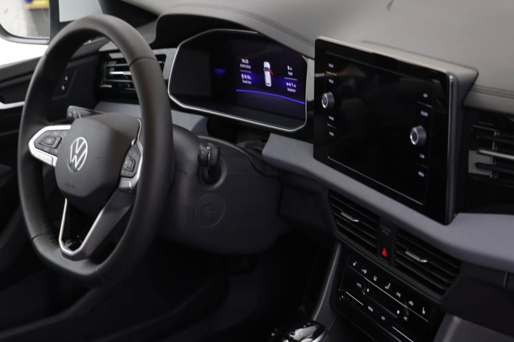 New 2026 Volkswagen Jetta SE FWD image 21