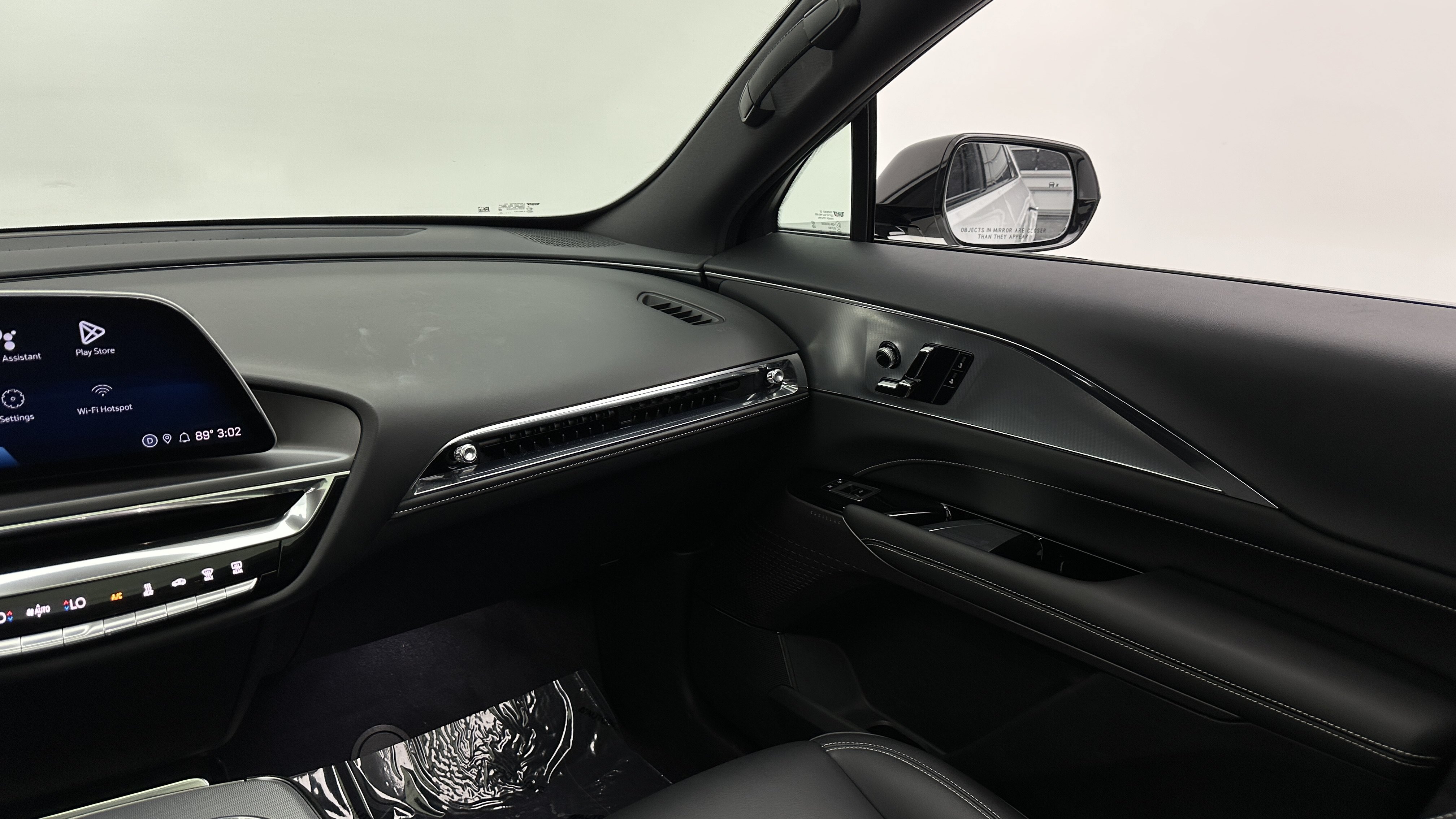 Used 2024 Cadillac Lyriq Tech RWD image 32
