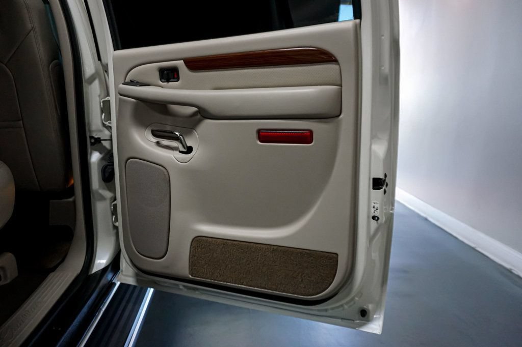 Used 2004 Cadillac Escalade EXT AWD/4WD image 73