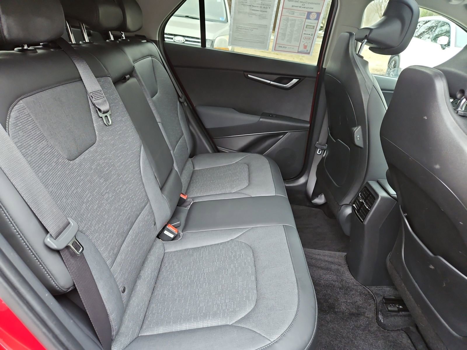 Used 2023 Kia Niro SX Touring image 17