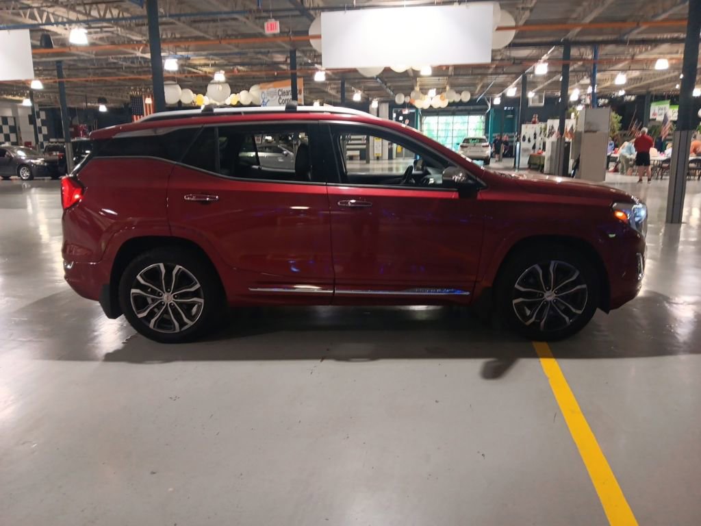 Used 2018 GMC Terrain Denali w/ Advanced Safety Package AWD/4WD image 5