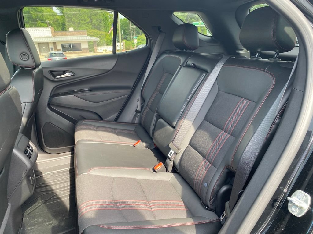 Used 2023 Chevrolet Equinox RS FWD image 17