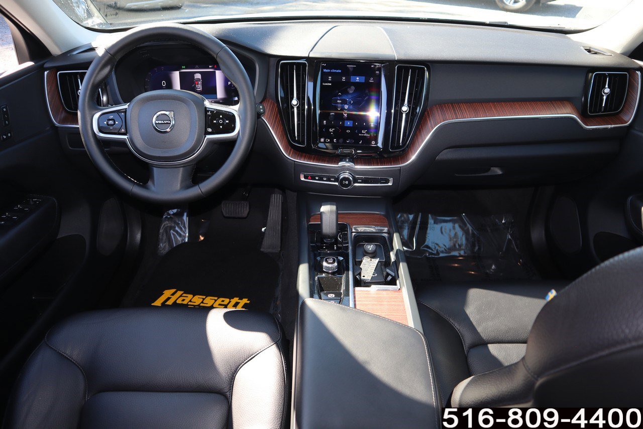 Used 2023 Volvo XC60 B5 Plus w/ Climate Package image 15