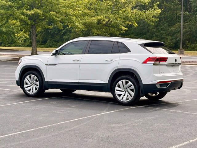 Used 2020 Volkswagen Atlas Cross Sport SE w/ Panoramic Sunroof Package FWD image 4