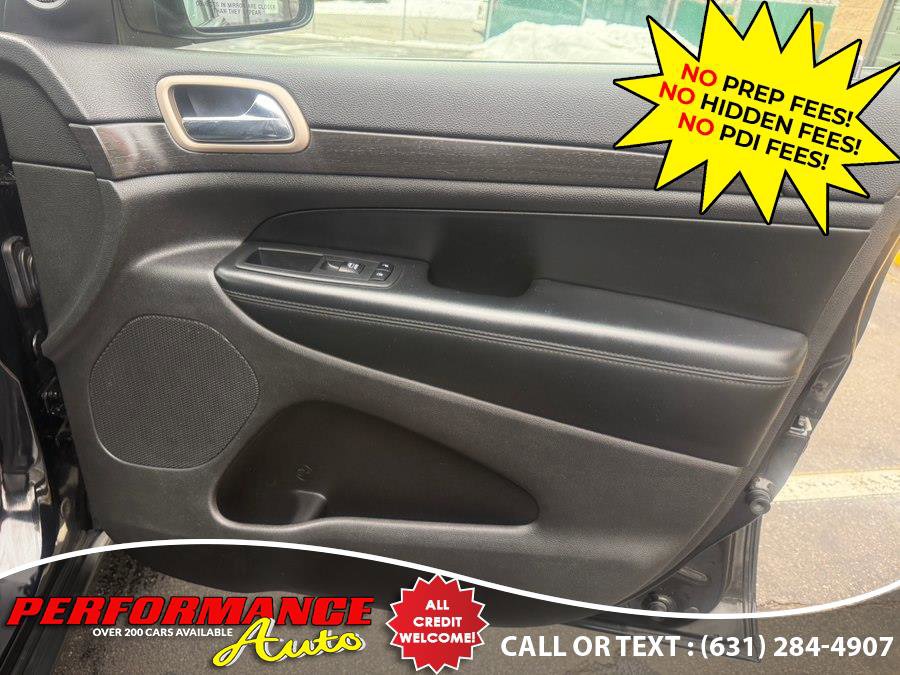 Used 2017 Jeep Grand Cherokee Laredo w/ Quick Order Package 23E AWD/4WD image 26