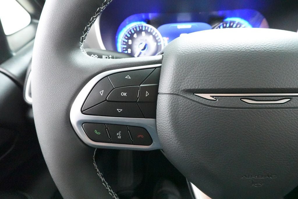 New 2027 Chrysler Pacifica Select FWD image 11