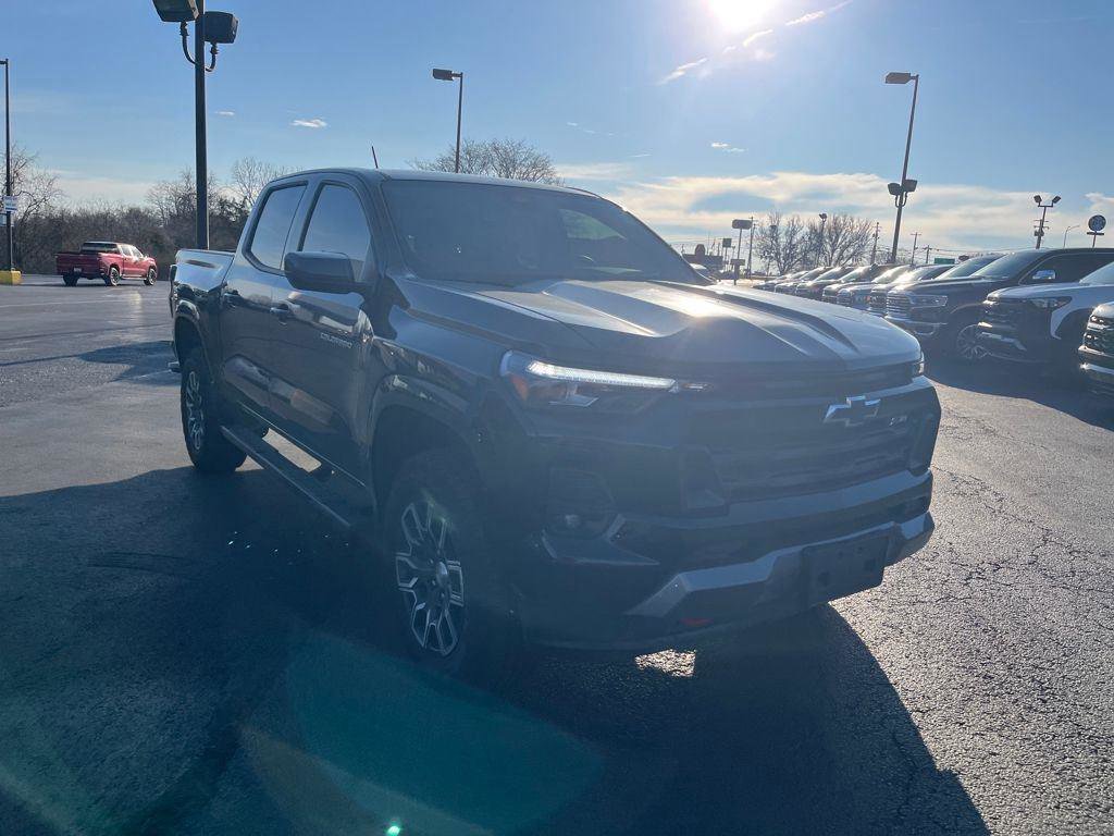 Used 2025 Chevrolet Colorado Z71 AWD/4WD image 7