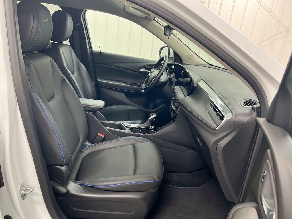 Certified 2025 Buick Encore GX Sport Touring w/ Advanced Technology Package image 21