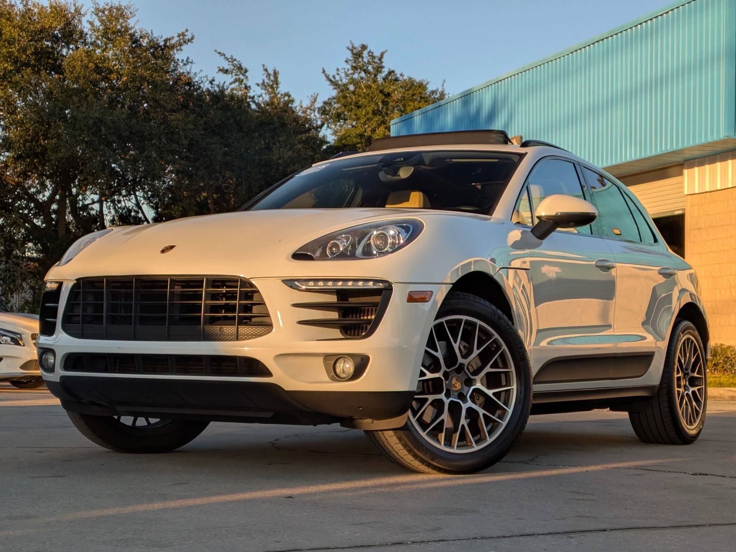 Used 2017 Porsche Macan S image 24