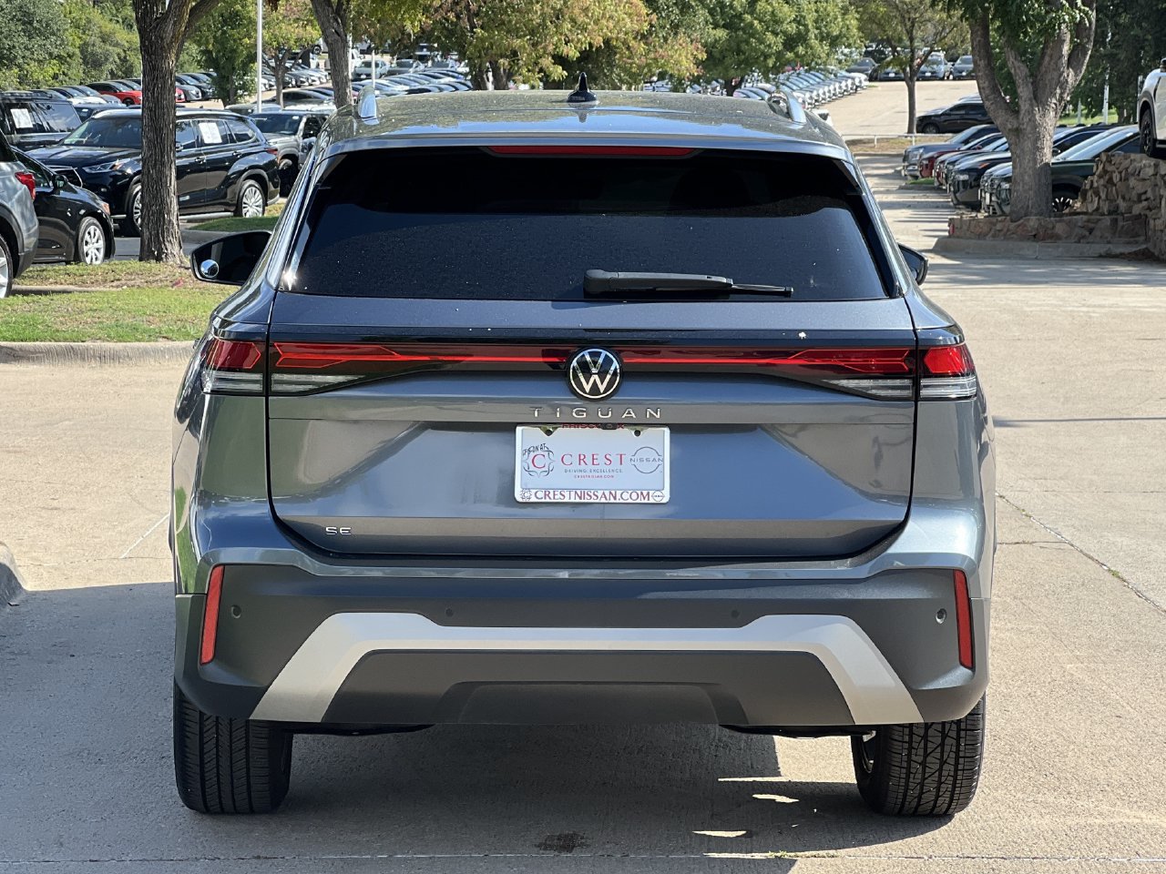 Used 2025 Volkswagen Tiguan SE FWD image 5