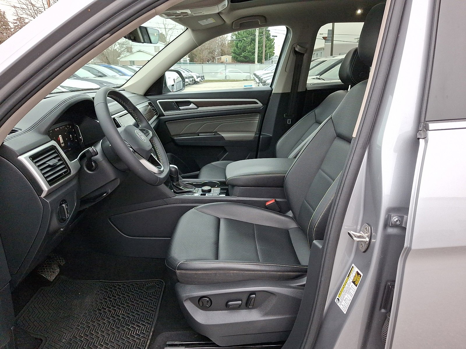 Used 2022 Volkswagen Atlas SE image 14