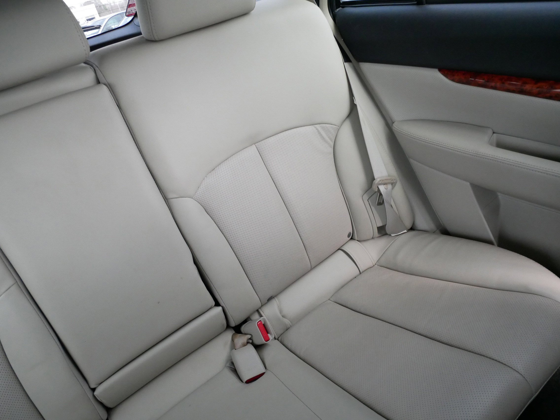 Used 2012 Subaru Outback 3.6R Limited image 14