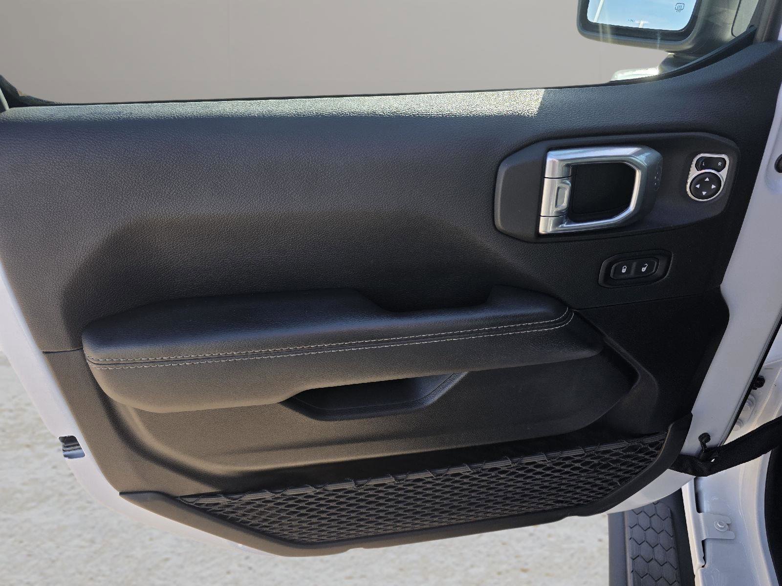 Used 2021 Jeep Wrangler Unlimited Sahara w/ Cold Weather Group image 31