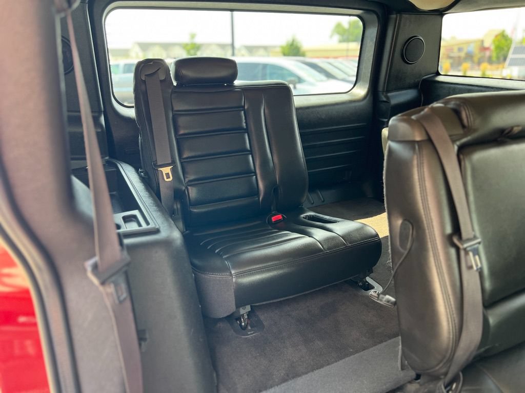 Used 2005 HUMMER H2 w/ Preferred Equipment Group AWD/4WD image 30